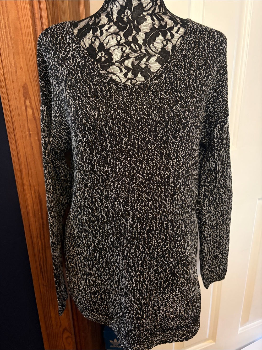 Francesca’s Black & White Marled V-Neck Women's Sweater